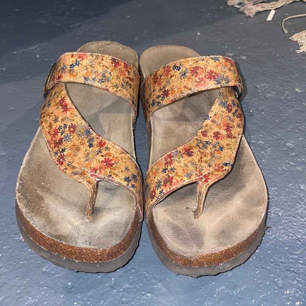 White mountain Sandals